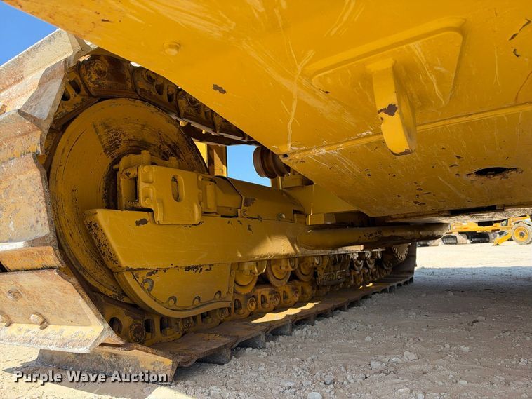 image for item FN3806 1993 Caterpillar D6E with M562 pipelayer