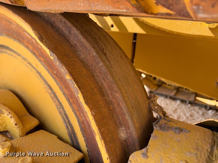 image for item FN3806 1993 Caterpillar D6E with M562 pipelayer