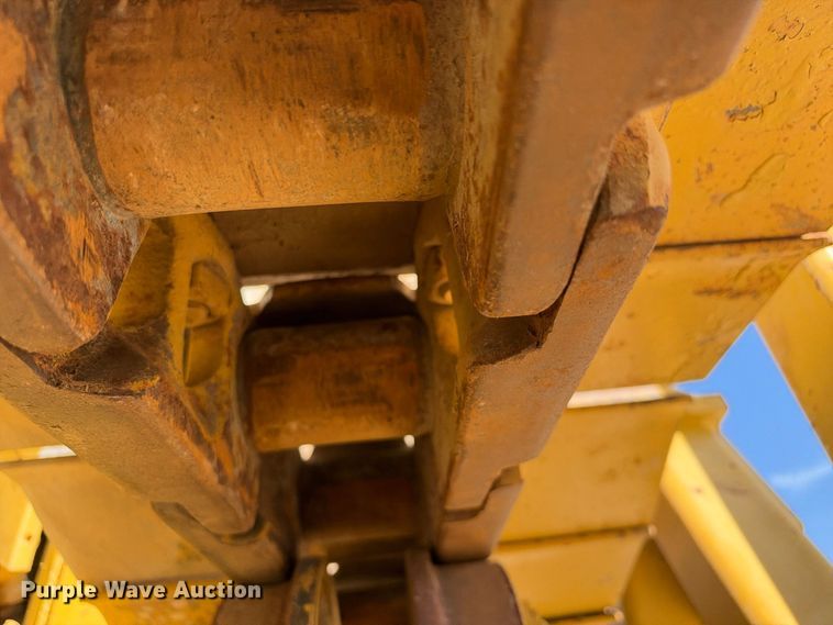 image for item FN3806 1993 Caterpillar D6E with M562 pipelayer