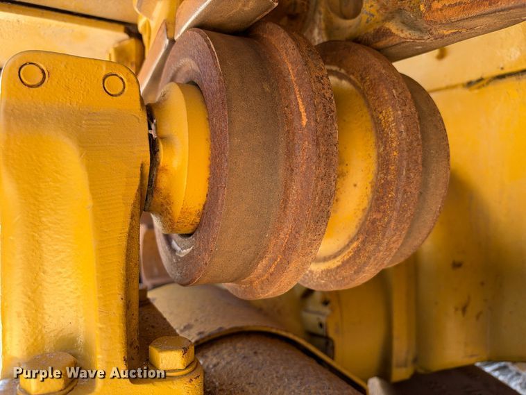 image for item FN3806 1993 Caterpillar D6E with M562 pipelayer