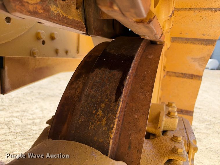 image for item FN3806 1993 Caterpillar D6E with M562 pipelayer