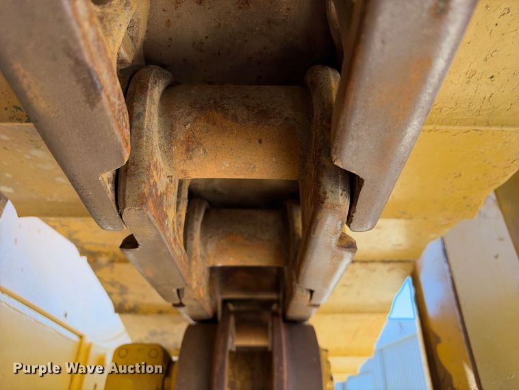 image for item FN3806 1993 Caterpillar D6E with M562 pipelayer