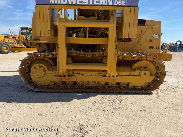 image for item FN3806 1993 Caterpillar D6E with M562 pipelayer