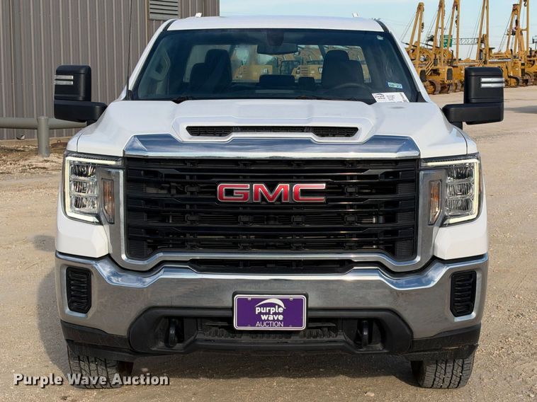 image for item FN3808 2022 GMC Sierra 2500 4X4 Crew Cab pickup truck