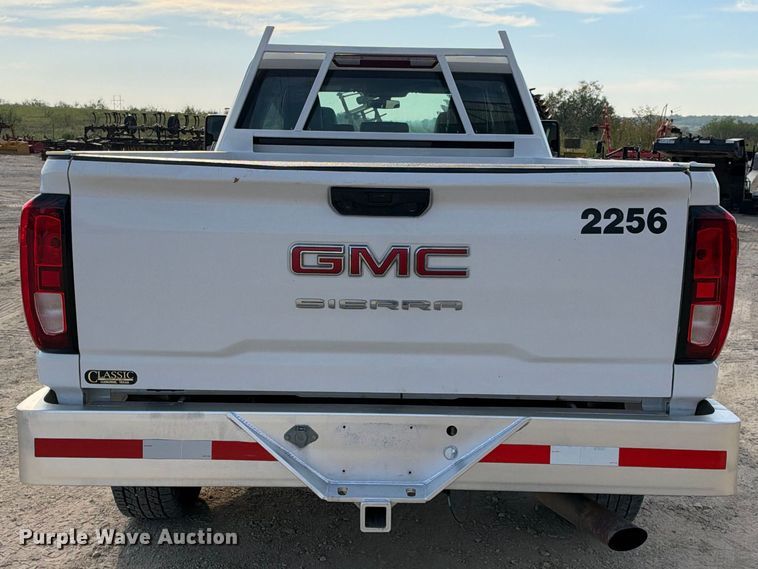 image for item FN3808 2022 GMC Sierra 2500 4X4 Crew Cab pickup truck