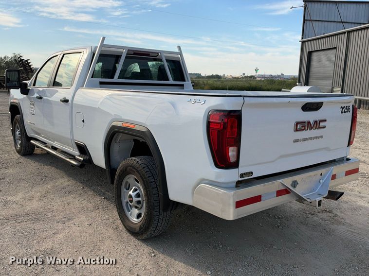 image for item FN3808 2022 GMC Sierra 2500 4X4 Crew Cab pickup truck