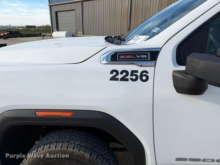 image for item FN3808 2022 GMC Sierra 2500 4X4 Crew Cab pickup truck