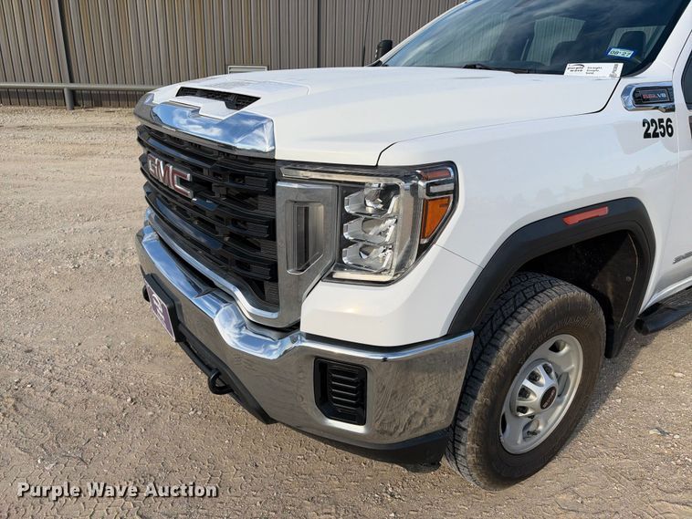 image for item FN3808 2022 GMC Sierra 2500 4X4 Crew Cab pickup truck