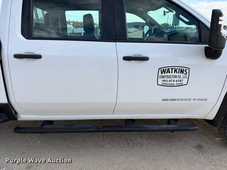 image for item FN3808 2022 GMC Sierra 2500 4X4 Crew Cab pickup truck
