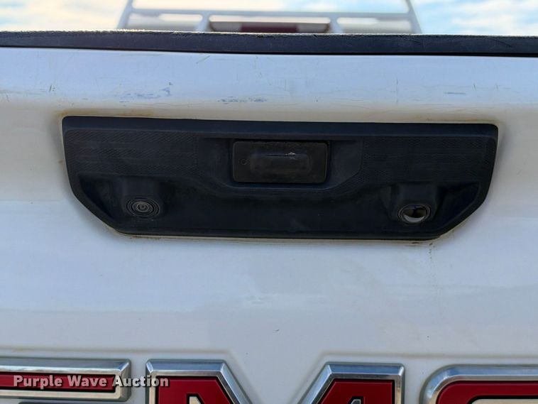 image for item FN3808 2022 GMC Sierra 2500 4X4 Crew Cab pickup truck