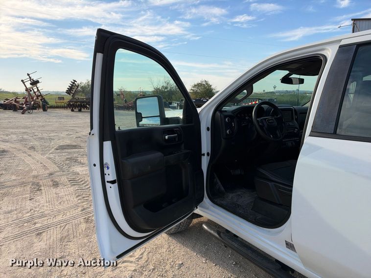 image for item FN3808 2022 GMC Sierra 2500 4X4 Crew Cab pickup truck