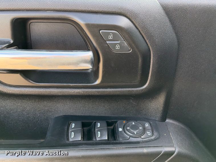 image for item FN3808 2022 GMC Sierra 2500 4X4 Crew Cab pickup truck