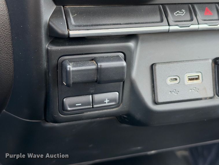 image for item FN3808 2022 GMC Sierra 2500 4X4 Crew Cab pickup truck