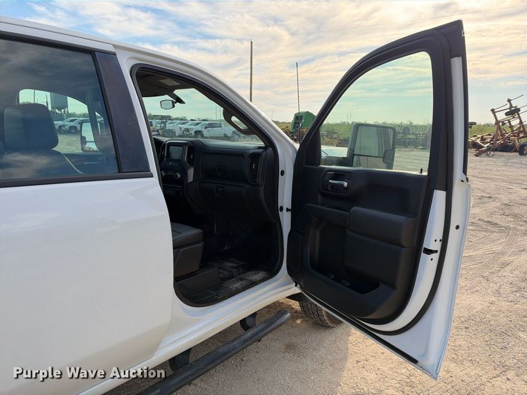 image for item FN3808 2022 GMC Sierra 2500 4X4 Crew Cab pickup truck
