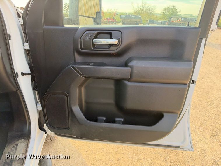 image for item FN3808 2022 GMC Sierra 2500 4X4 Crew Cab pickup truck