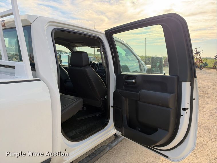 image for item FN3808 2022 GMC Sierra 2500 4X4 Crew Cab pickup truck
