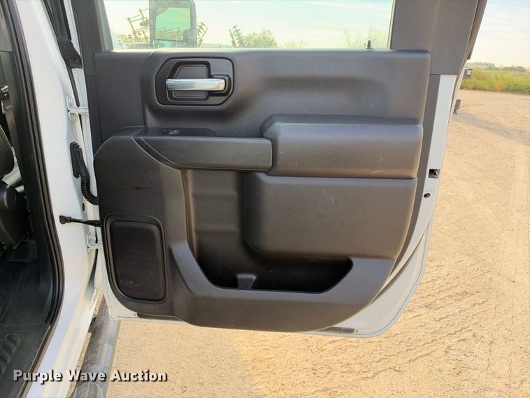 image for item FN3808 2022 GMC Sierra 2500 4X4 Crew Cab pickup truck