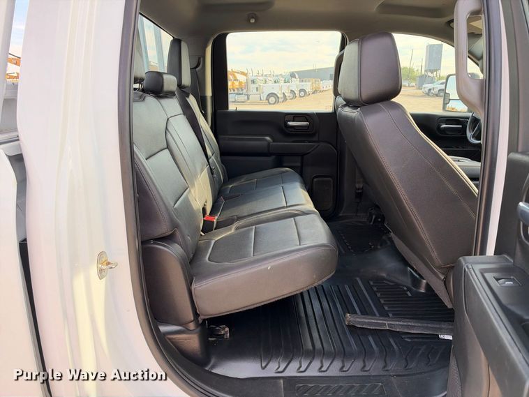 image for item FN3808 2022 GMC Sierra 2500 4X4 Crew Cab pickup truck