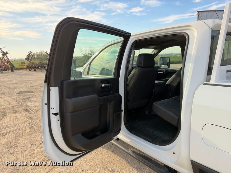 image for item FN3808 2022 GMC Sierra 2500 4X4 Crew Cab pickup truck