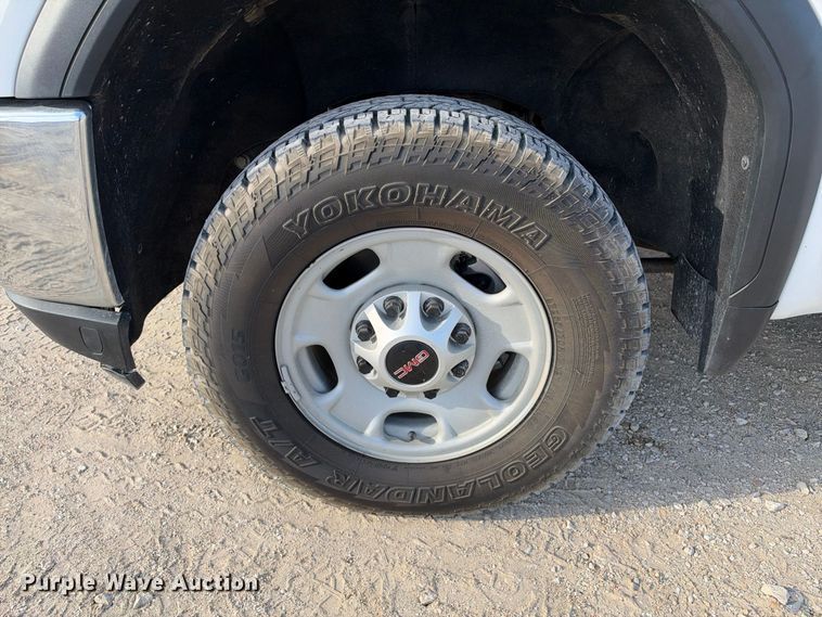 image for item FN3808 2022 GMC Sierra 2500 4X4 Crew Cab pickup truck
