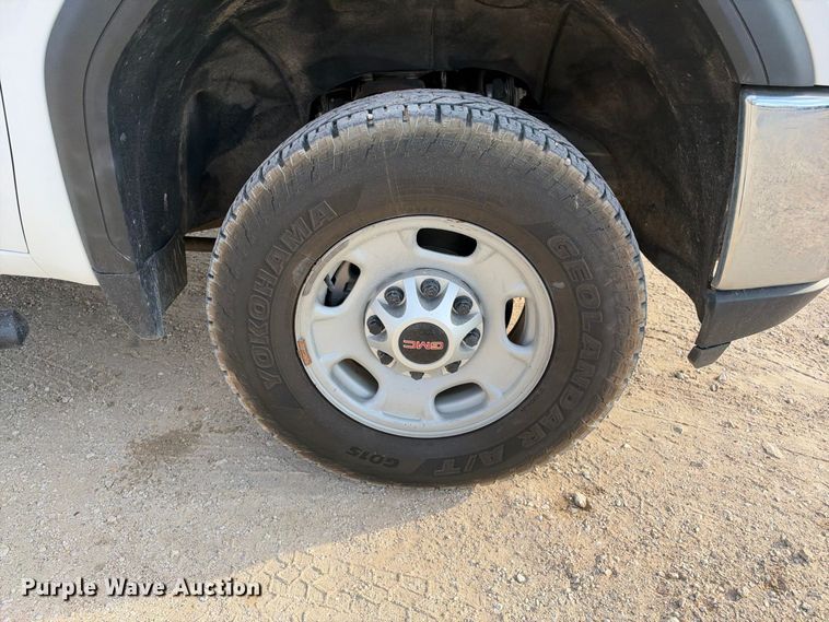 image for item FN3808 2022 GMC Sierra 2500 4X4 Crew Cab pickup truck