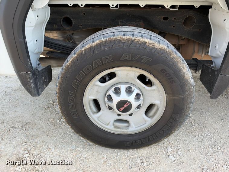 image for item FN3808 2022 GMC Sierra 2500 4X4 Crew Cab pickup truck