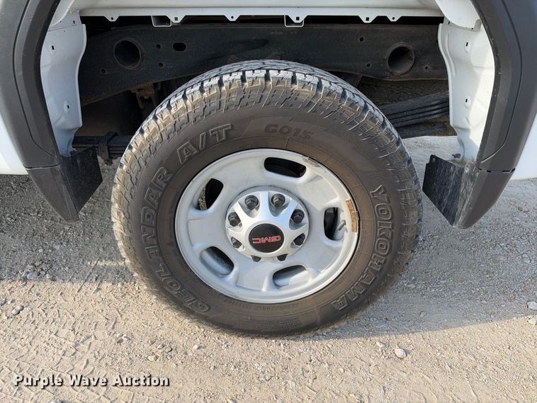 image for item FN3808 2022 GMC Sierra 2500 4X4 Crew Cab pickup truck