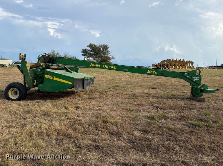 image for item FN3809 2002 John Deere 946 swather / windrower
