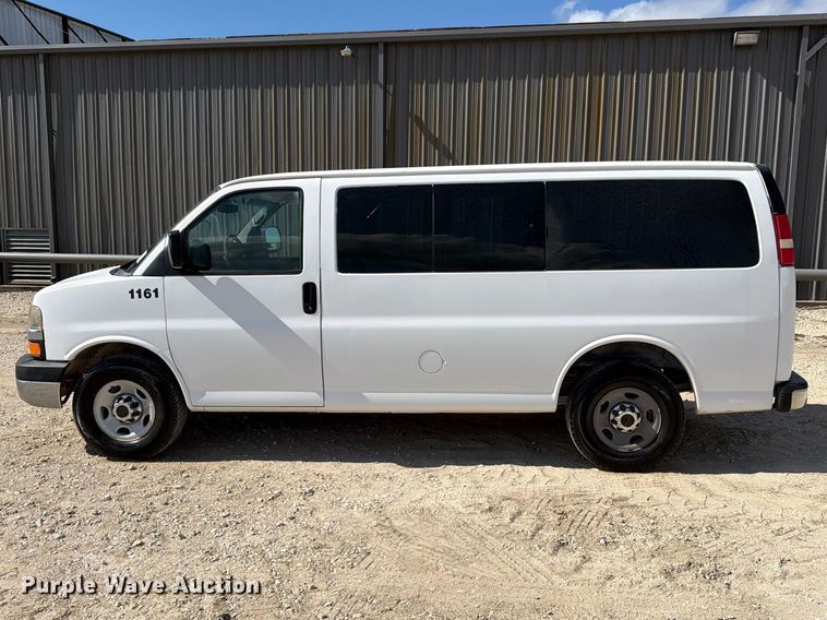 image for item FN3813 2011 Chevrolet Express 3500 van