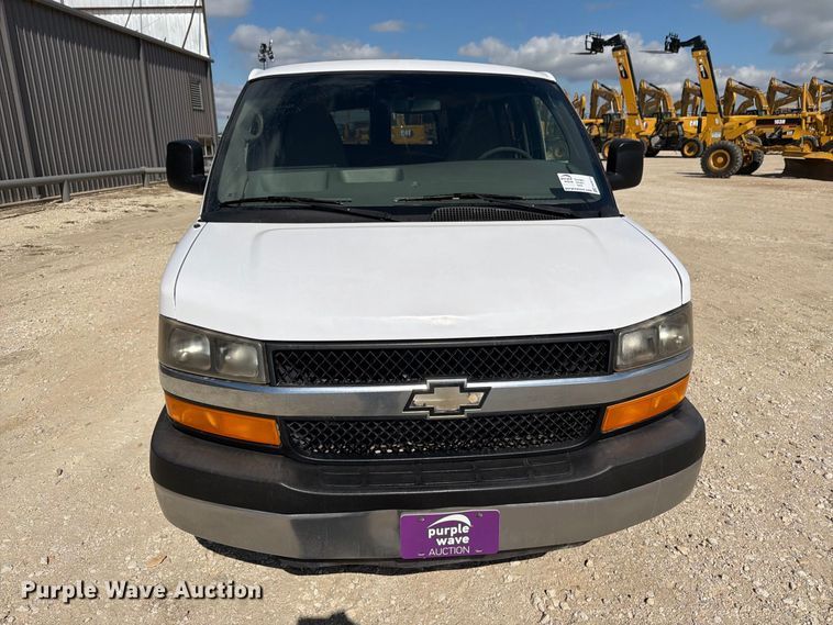 image for item FN3813 2011 Chevrolet Express 3500 van