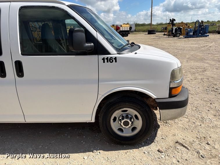 image for item FN3813 2011 Chevrolet Express 3500 van