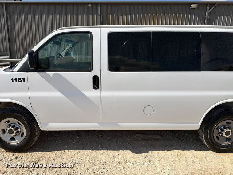image for item FN3813 2011 Chevrolet Express 3500 van