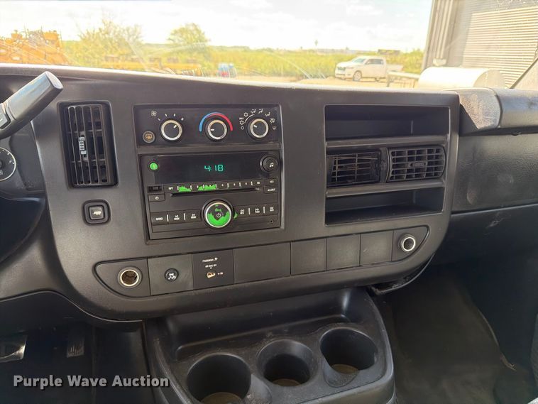 image for item FN3813 2011 Chevrolet Express 3500 van