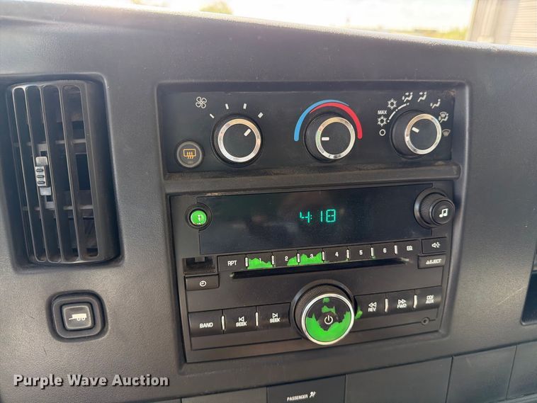 image for item FN3813 2011 Chevrolet Express 3500 van