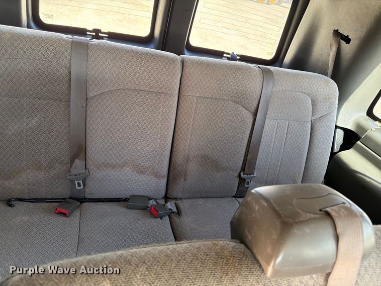 image for item FN3813 2011 Chevrolet Express 3500 van