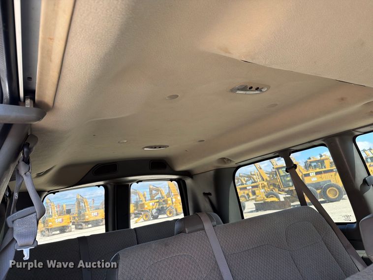 image for item FN3813 2011 Chevrolet Express 3500 van