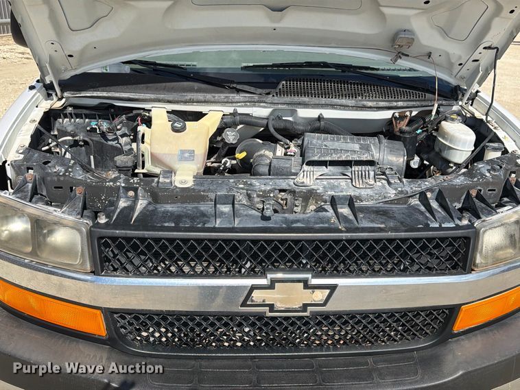 image for item FN3813 2011 Chevrolet Express 3500 van