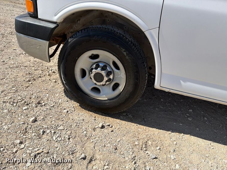 image for item FN3813 2011 Chevrolet Express 3500 van