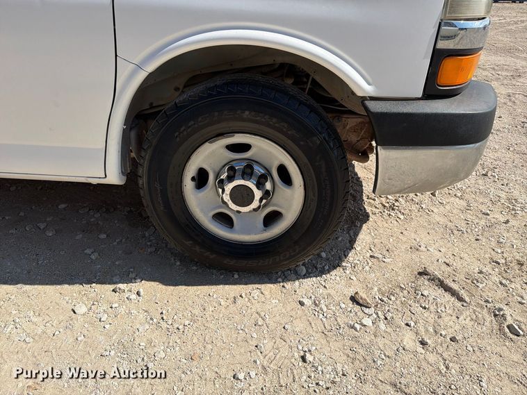 image for item FN3813 2011 Chevrolet Express 3500 van