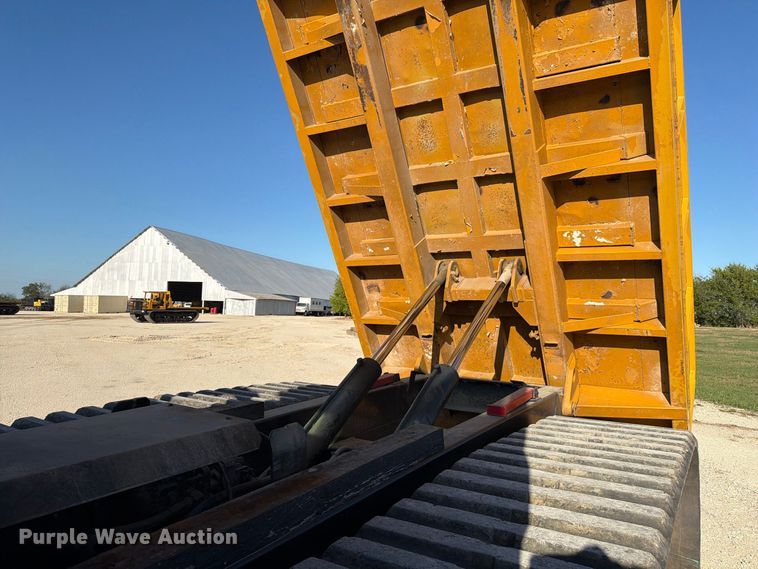 image for item FN3815 2015 Morooka MST2200VD track carrier