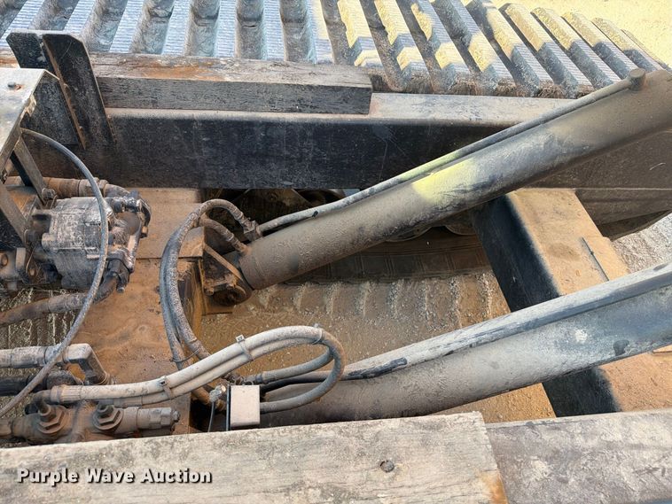 image for item FN3815 2015 Morooka MST2200VD track carrier