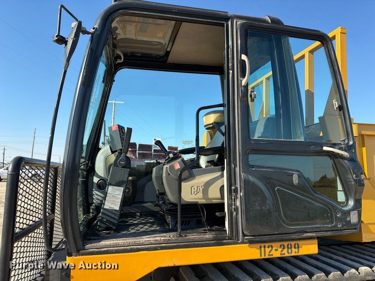 image for item FN3815 2015 Morooka MST2200VD track carrier
