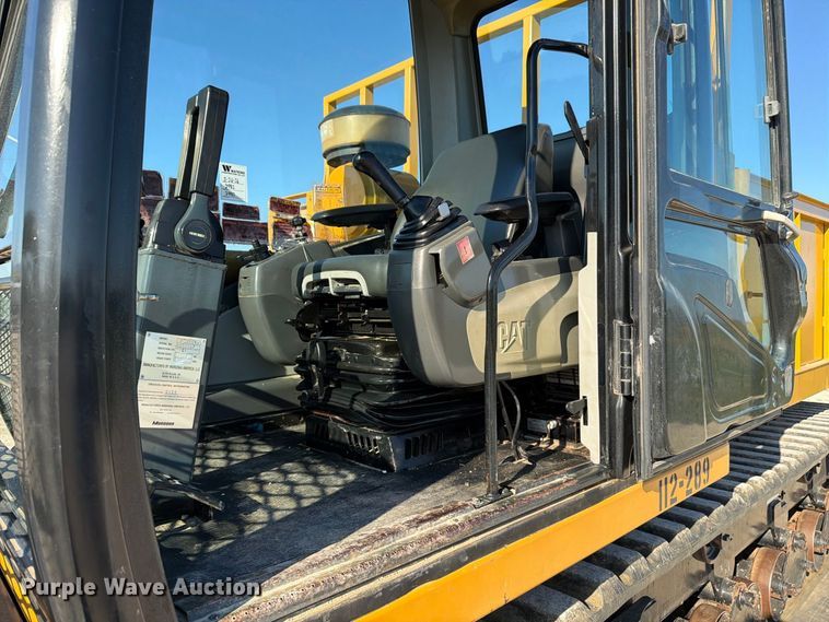 image for item FN3815 2015 Morooka MST2200VD track carrier