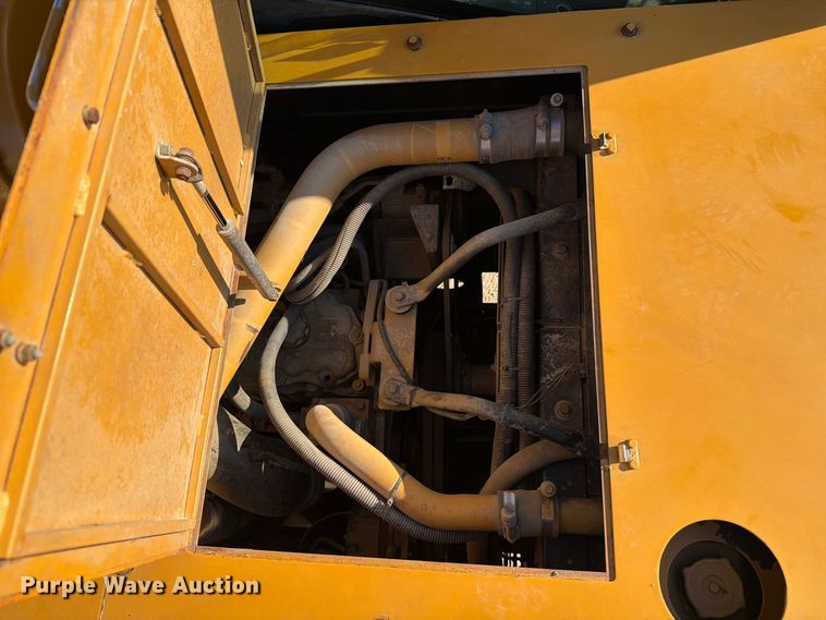image for item FN3815 2015 Morooka MST2200VD track carrier