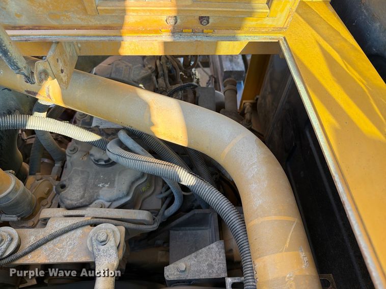 image for item FN3815 2015 Morooka MST2200VD track carrier