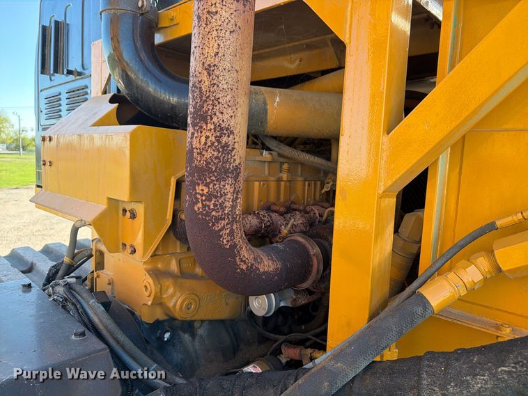 image for item FN3815 2015 Morooka MST2200VD track carrier