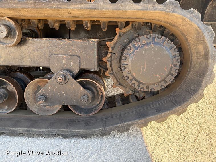 image for item FN3815 2015 Morooka MST2200VD track carrier