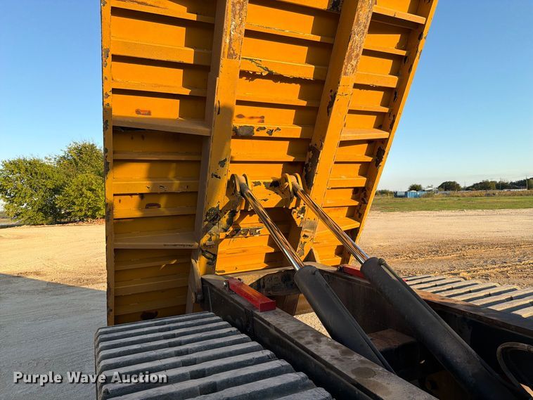 image for item FN3816 2012 Morooka MST2200VD track carrier