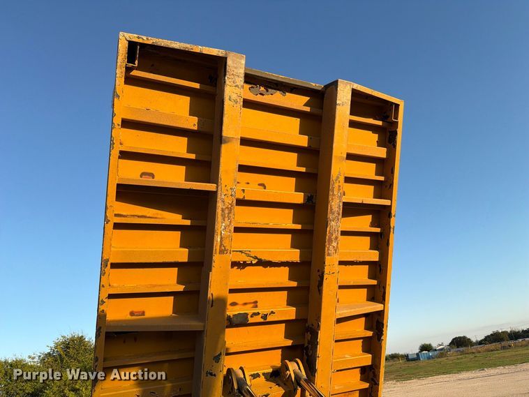 image for item FN3816 2012 Morooka MST2200VD track carrier