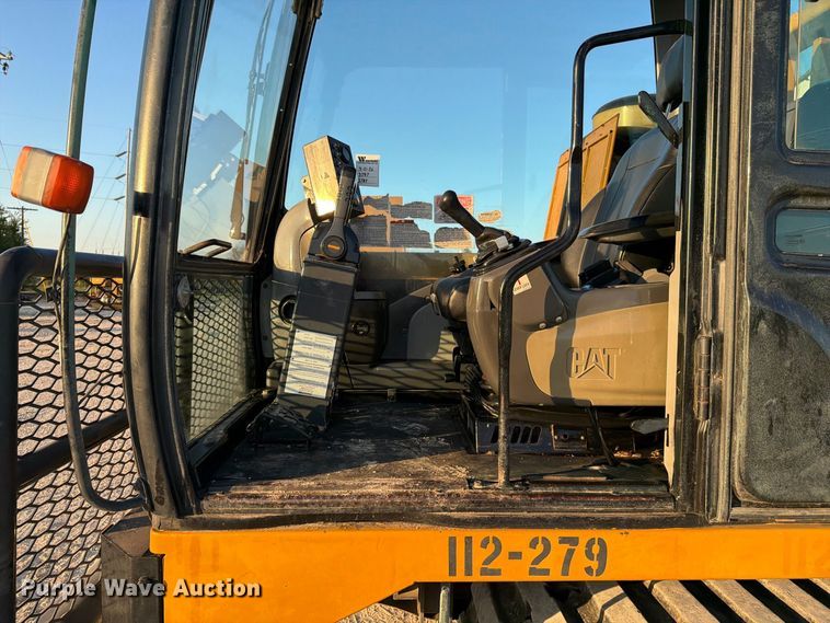 image for item FN3816 2012 Morooka MST2200VD track carrier